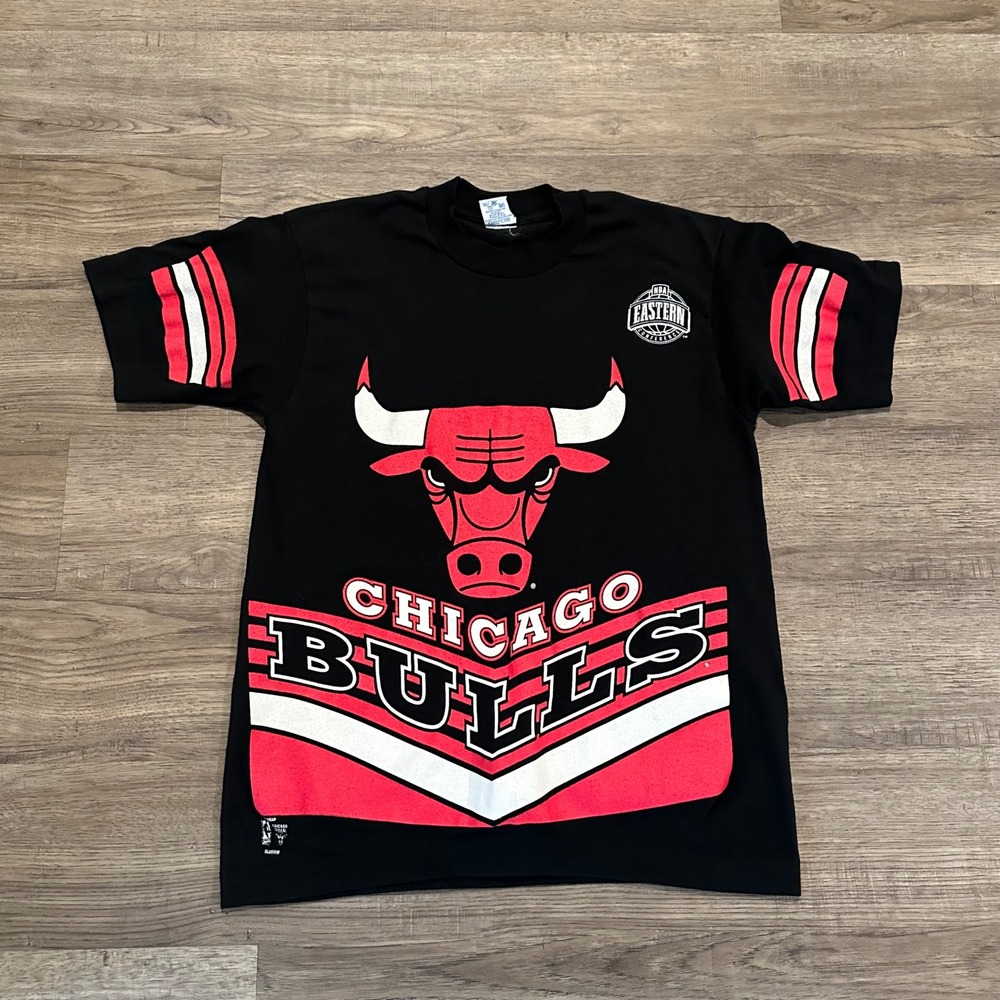 Vintage 90s Chicago Bulls Salem Sportswear Big Logo Chevron T-Shirt Youth Large - Picture 2 of 7